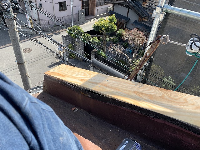 傷んだ笠木下地の新設