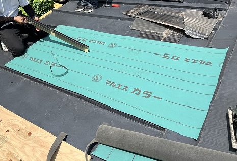 防水シート(ルーフィング)の敷設