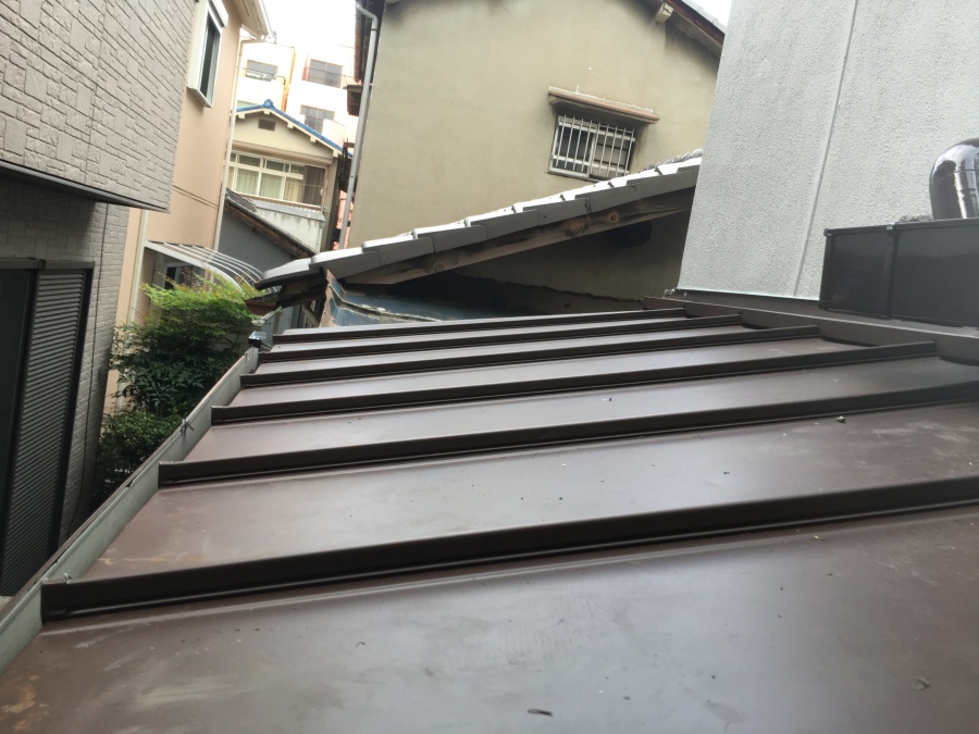 神戸市灘区にて屋根カバー工事完了です