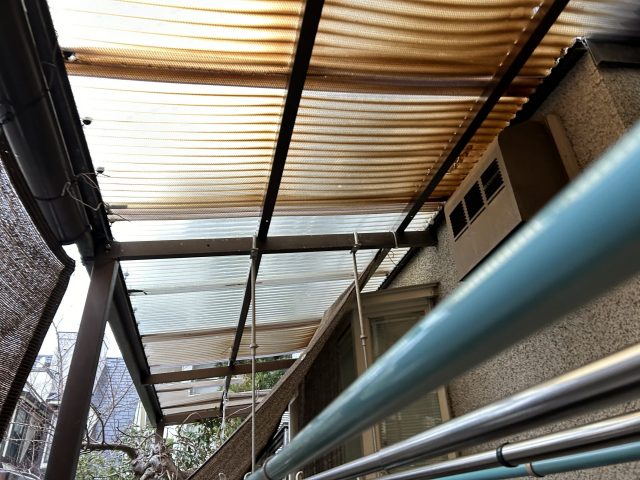 既存のベランダ屋根の状態を徹底確認